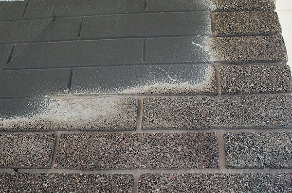 Block wall sandblasting